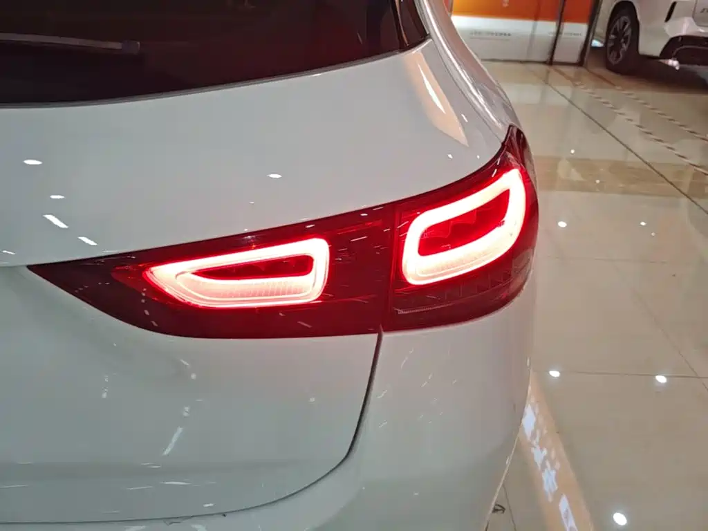 Mercedes-Benz GLA 2021 — фото 24