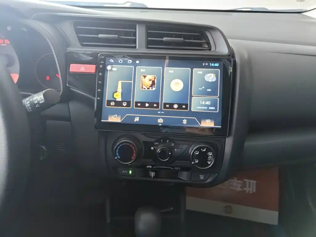 Honda Fit 2015 — фото 13