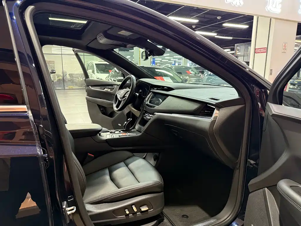 Cadillac XT5 2021 — фото 12