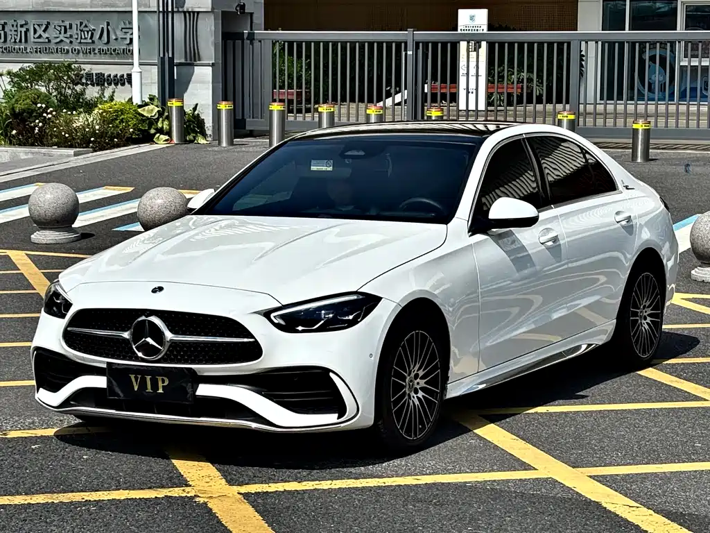 Mercedes-Benz C-Class 2025 — фото 1