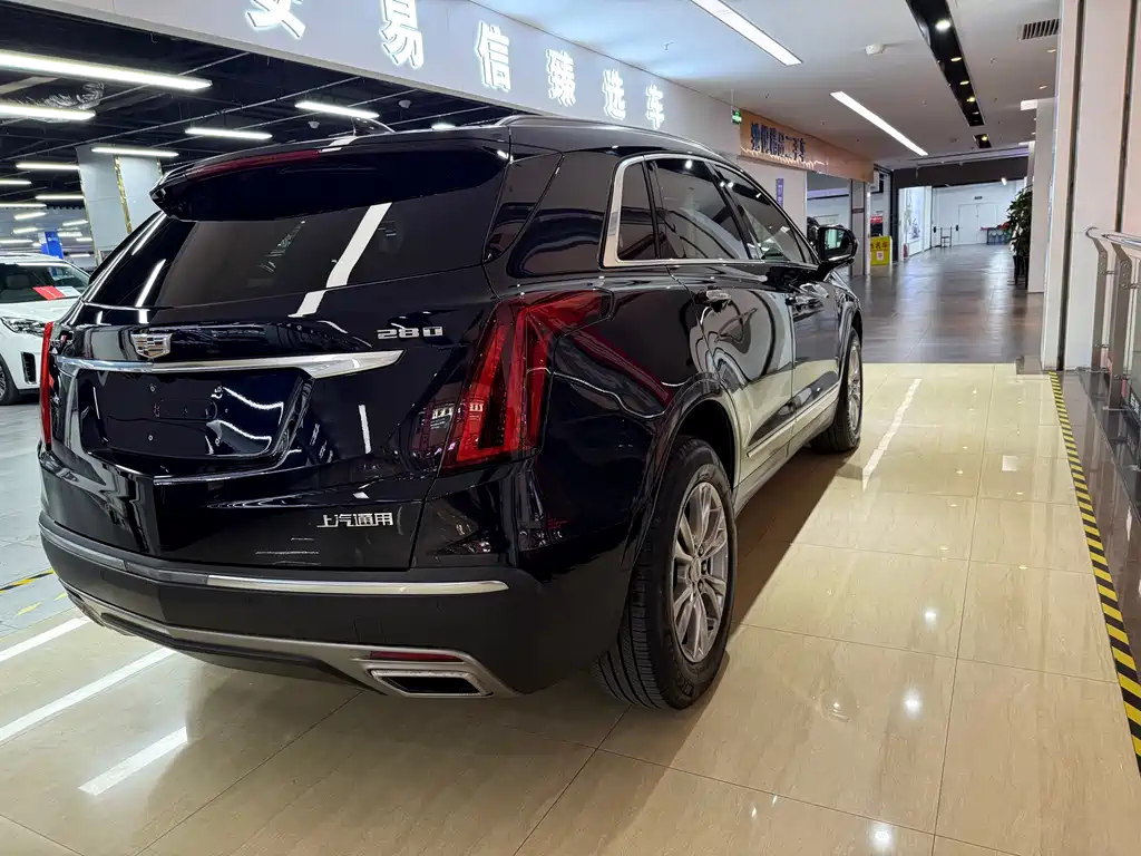 Cadillac XT5 2021 — фото 6