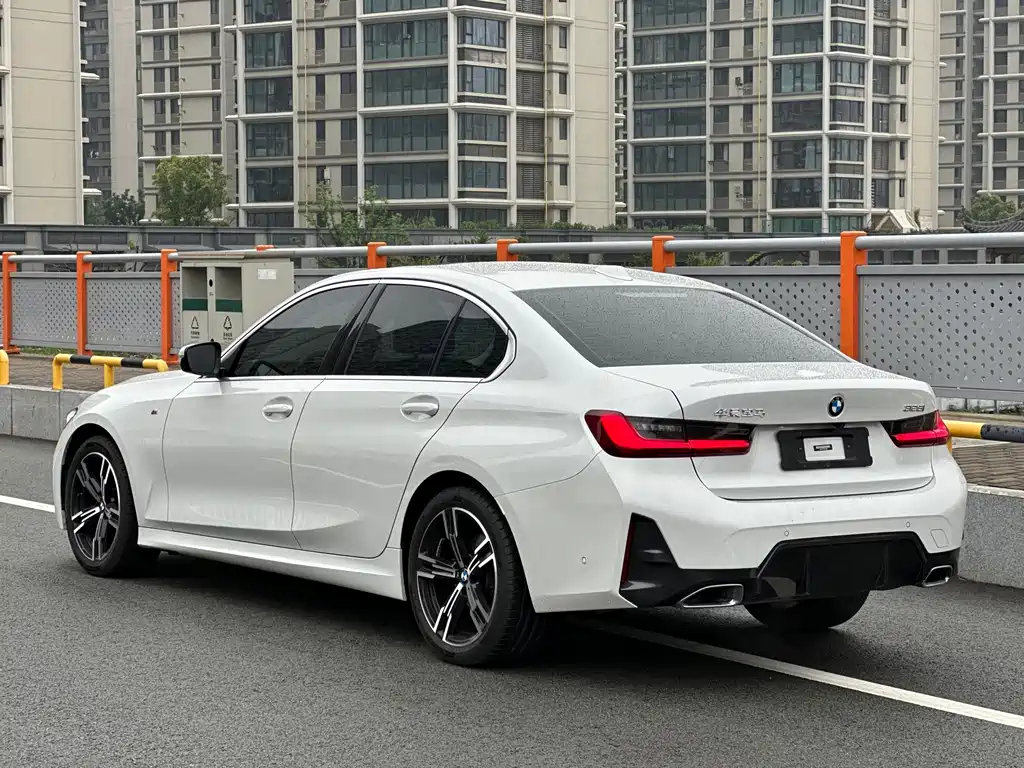 BMW 3 Series 2023 — фото 15