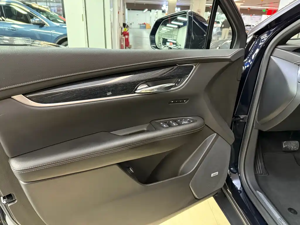 Cadillac XT5 2021 — фото 15