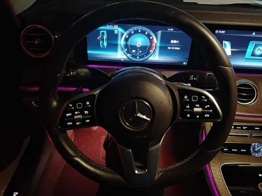 Mercedes-Benz E-Class 2020 — фото 15