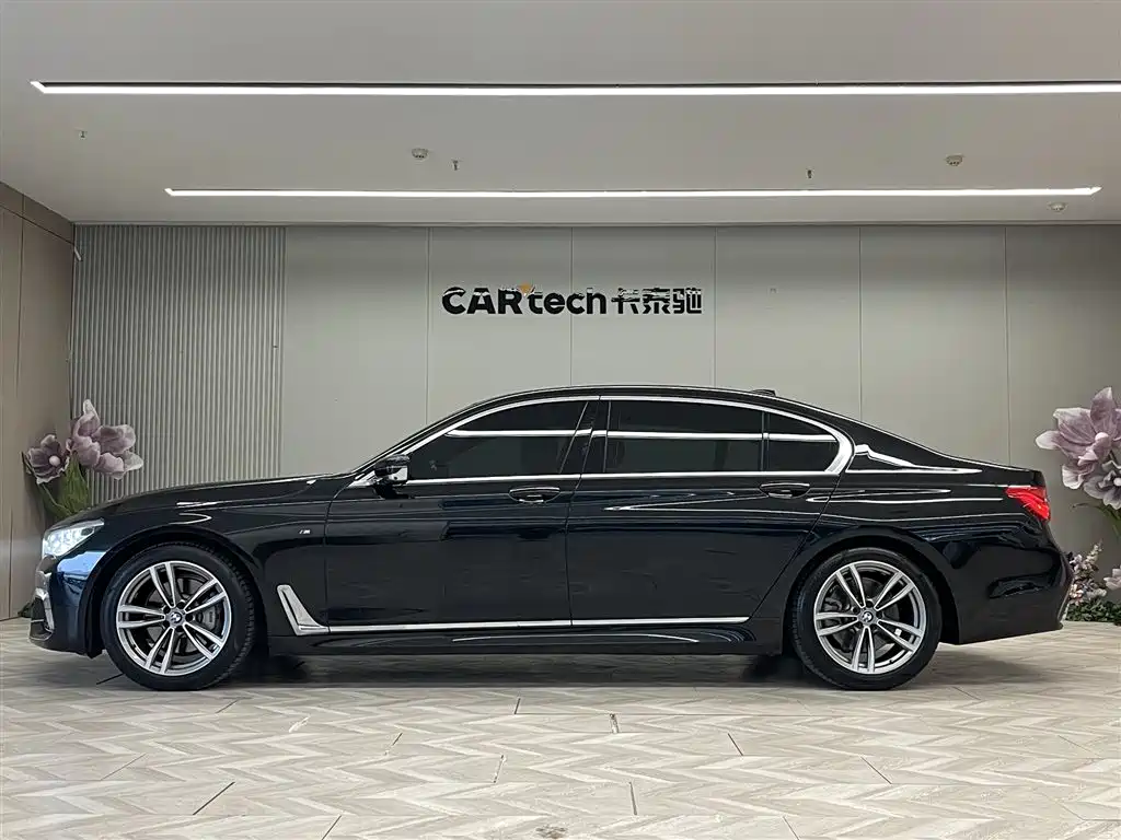 BMW 7 Series 2019 — фото 8