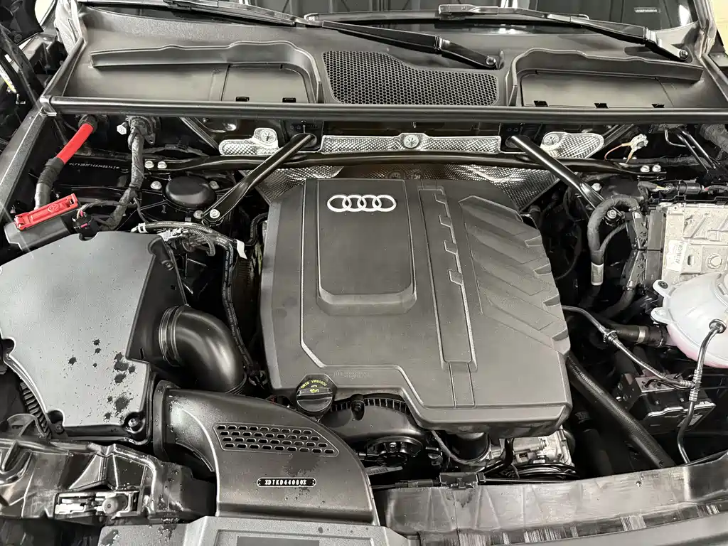 Audi Q5L 2025 — фото 6