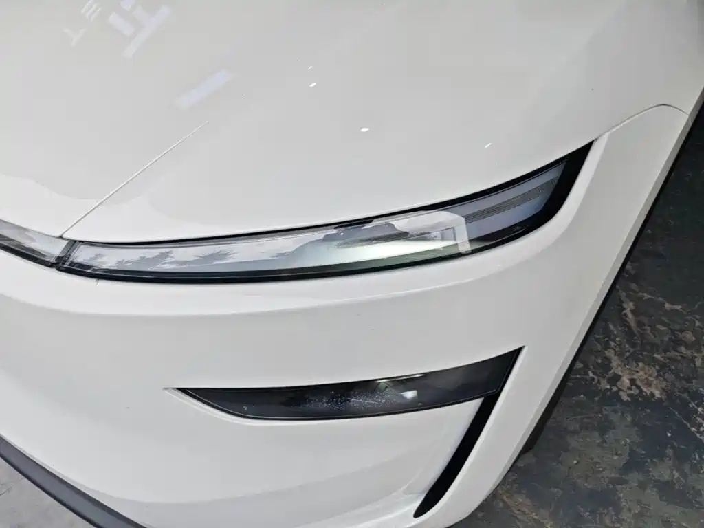 Tesla Model Y L 2026 — фото 24