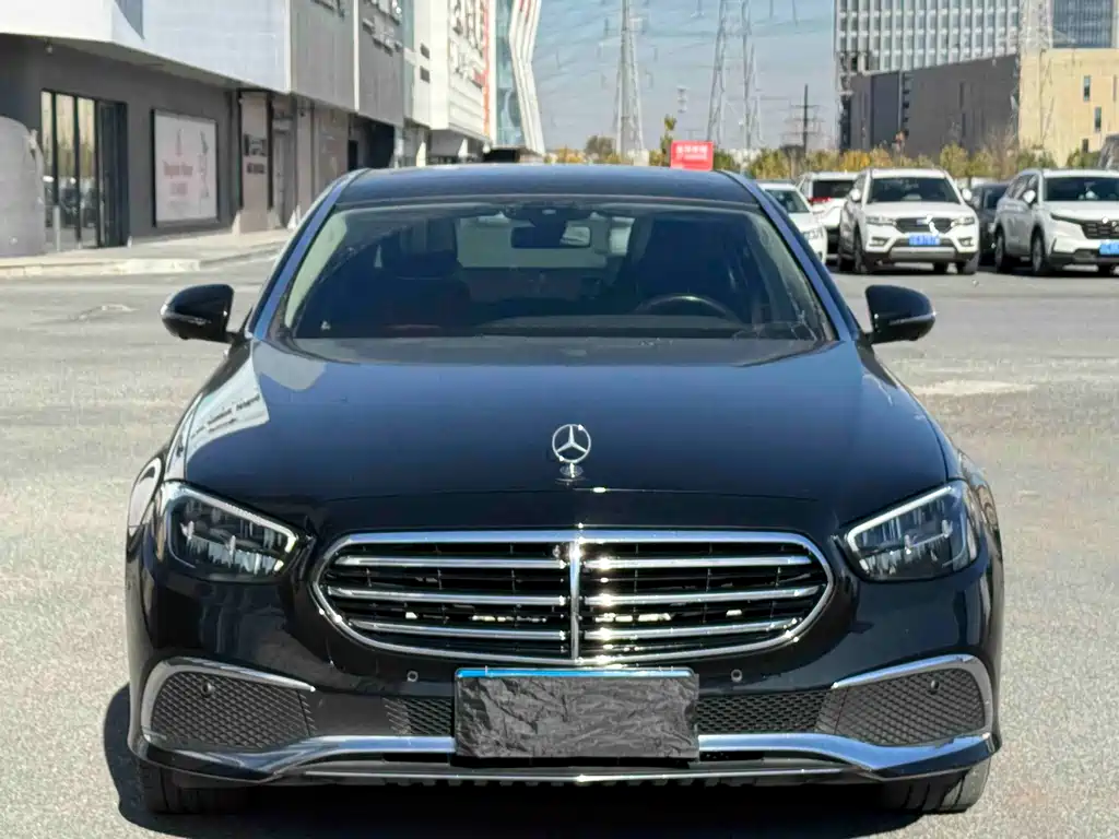 Mercedes-Benz E-Class 2022 — фото 1