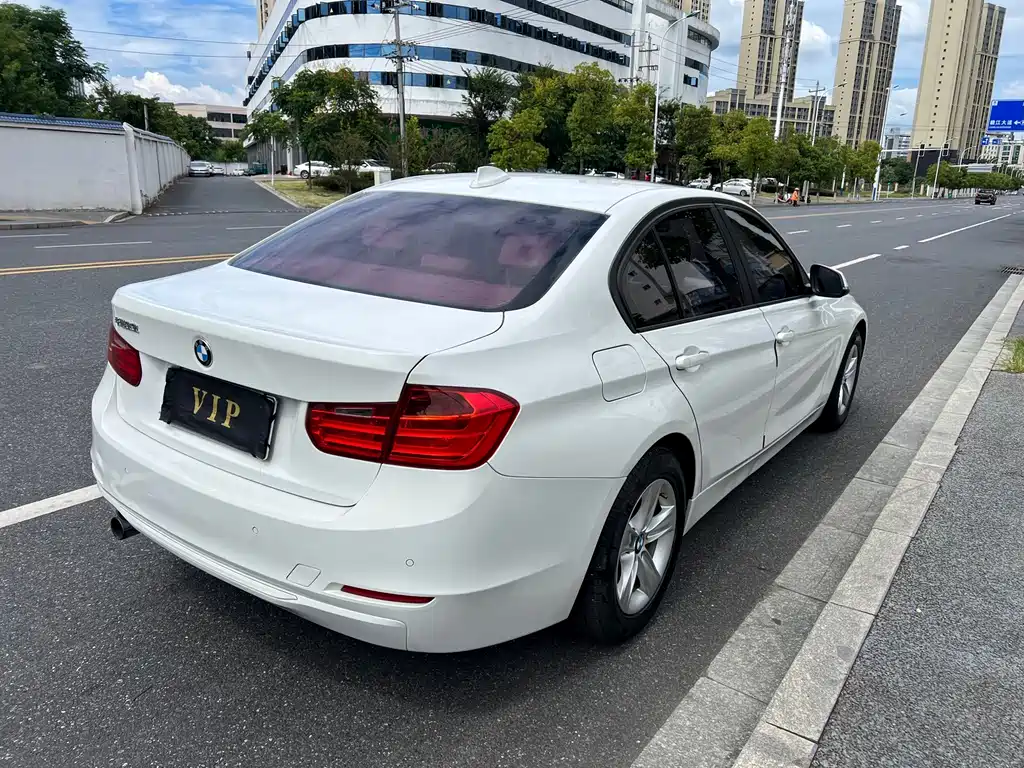 BMW 3 Series 2014 — фото 16