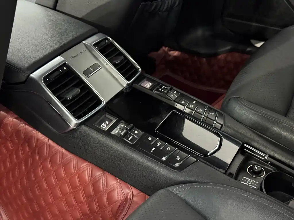 Porsche Panamera 2015 — фото 16