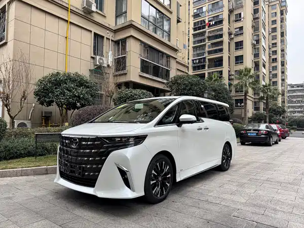 Toyota Alphard 2024