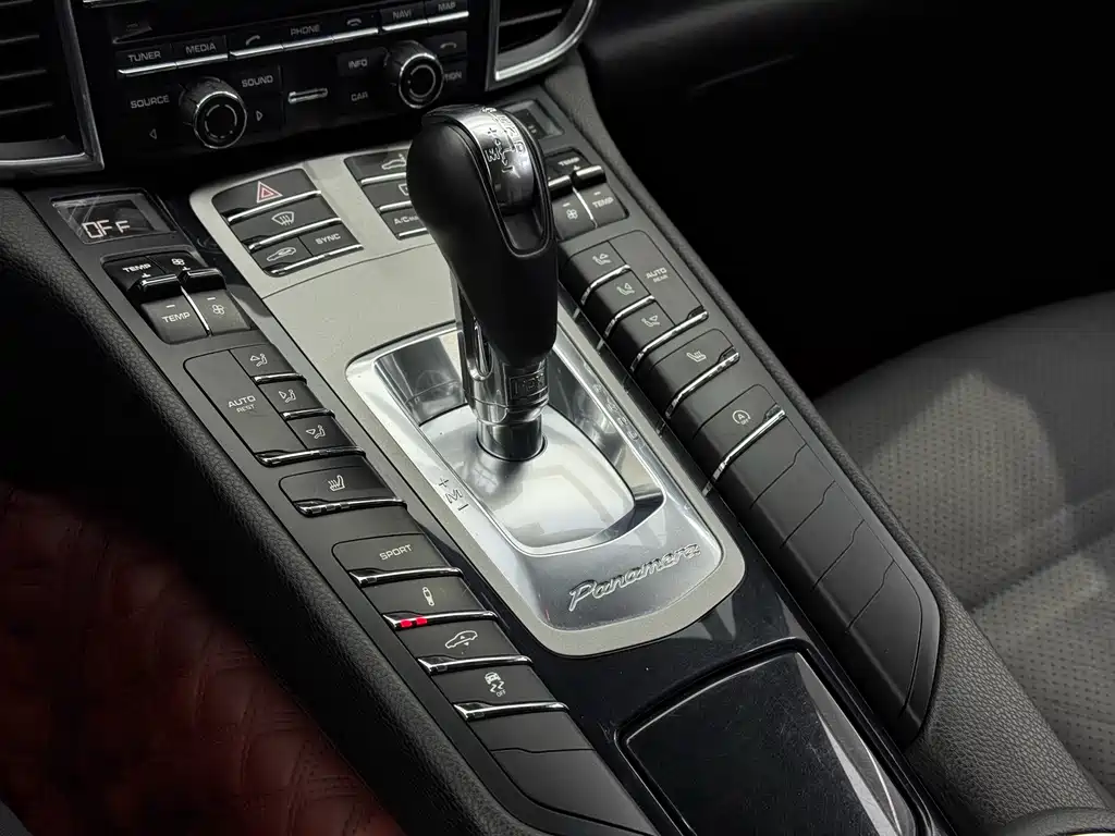 Porsche Panamera 2015 — фото 20