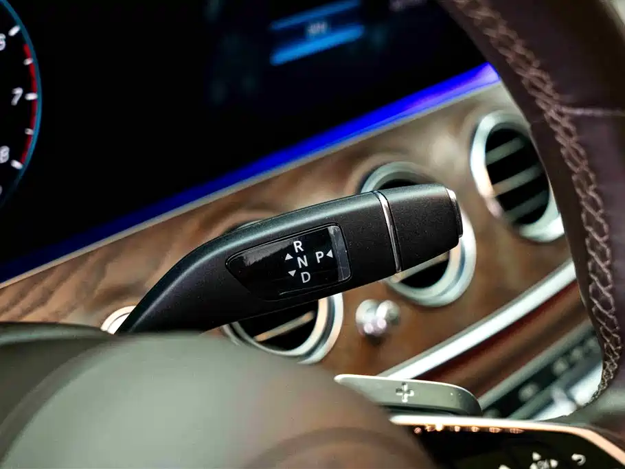 Mercedes-Benz E-Class 2023 — фото 19