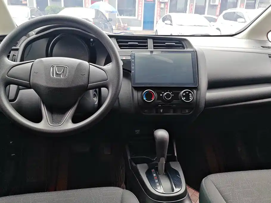 Honda Fit 2018 — фото 11