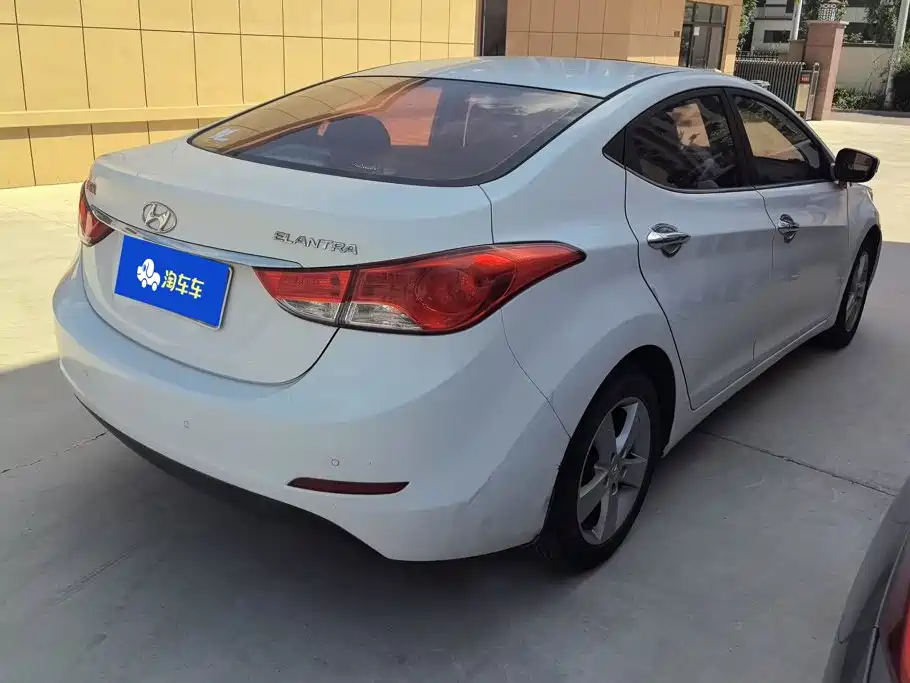 Hyundai Elantra 2013