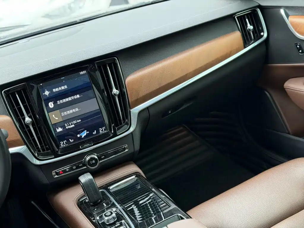 Volvo S90 PHEV 2020 — фото 14