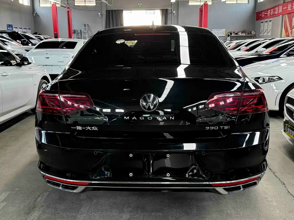 Volkswagen Magotan 2025