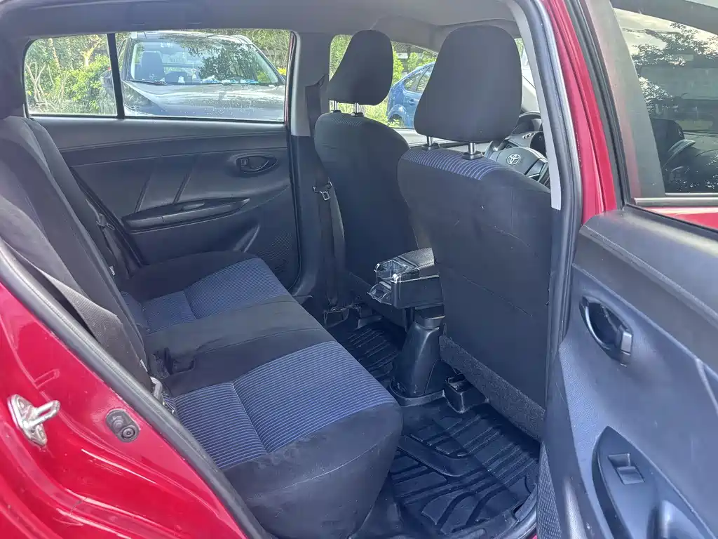 Toyota Yaris L 2014