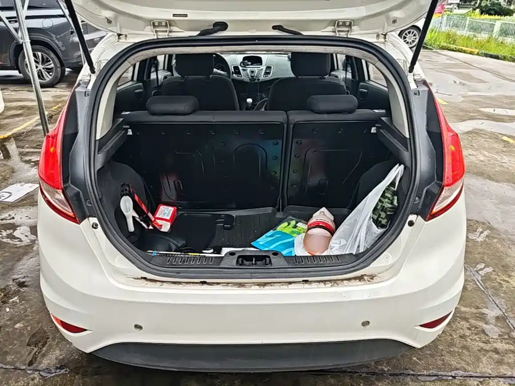 Ford Fiesta 2013 — фото 15