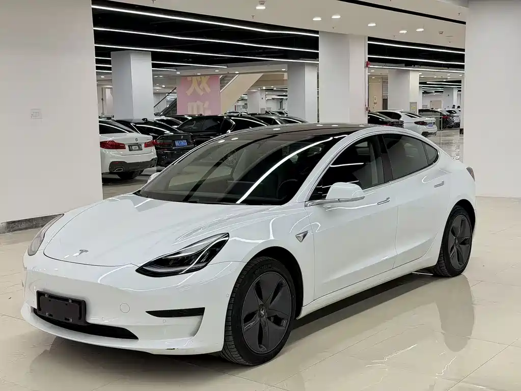 Tesla Model 3 2020 — фото 1