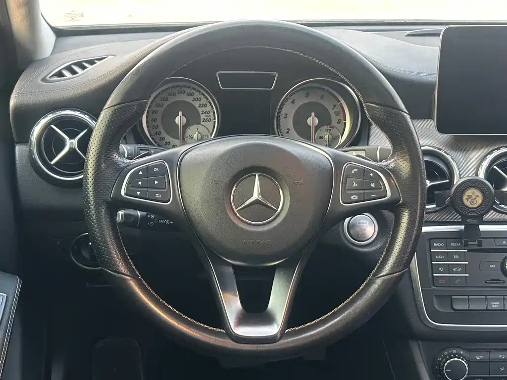 Mercedes-Benz GLA 2017 — фото 17