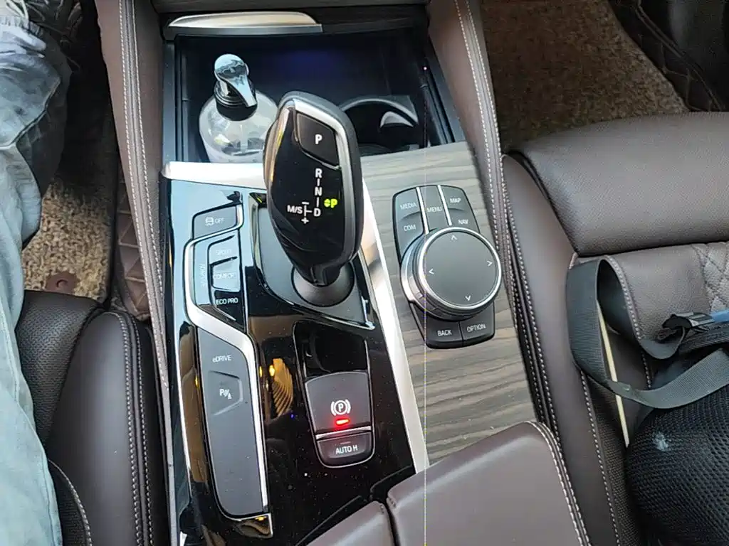 BMW 5 Series New Energy 2020 — фото 14