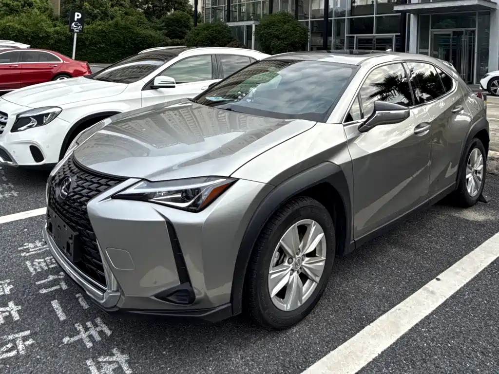 Lexus UX 2022