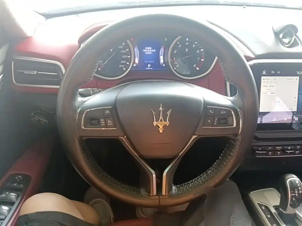 Maserati Ghibli 2016 — фото 11