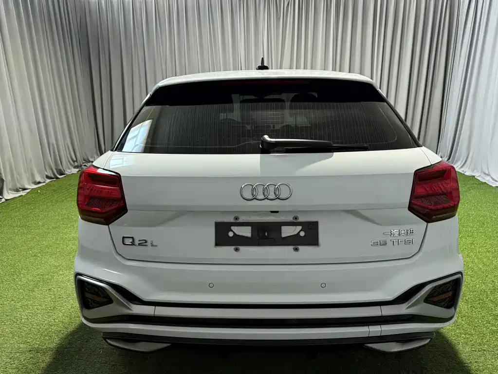 Audi Q2L 2022