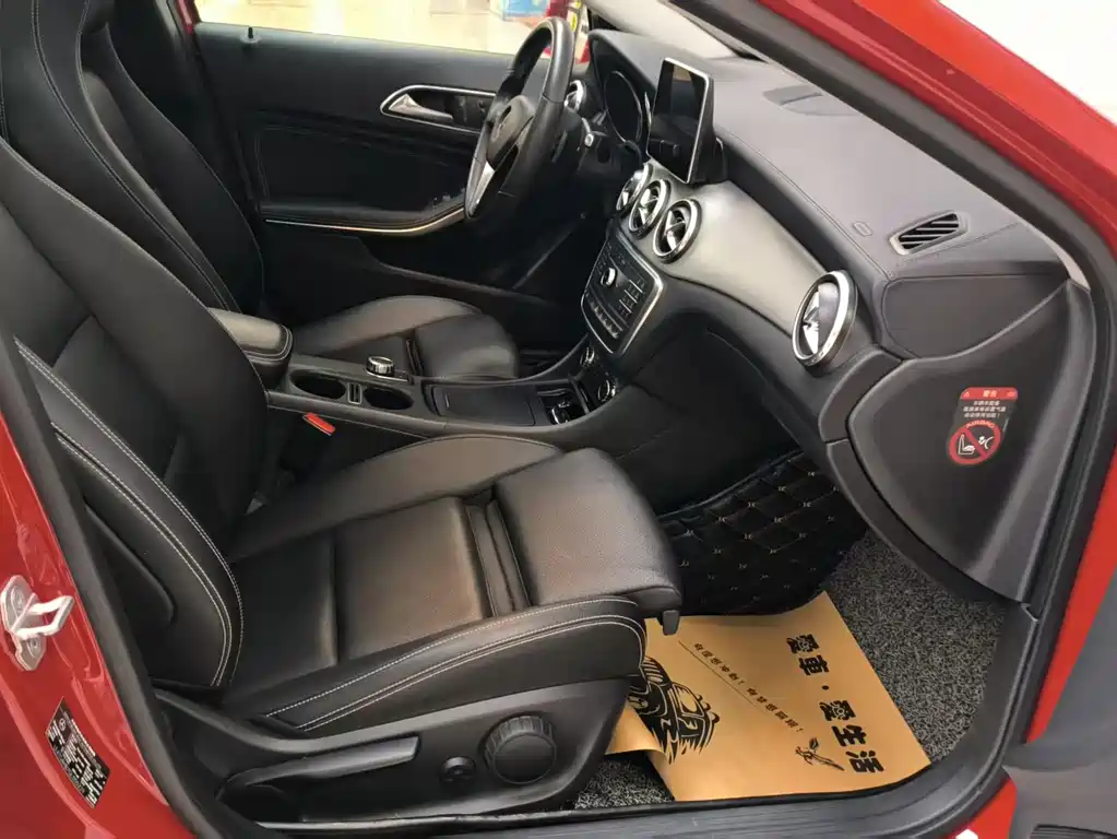 Mercedes-Benz GLA 2016 — фото 12