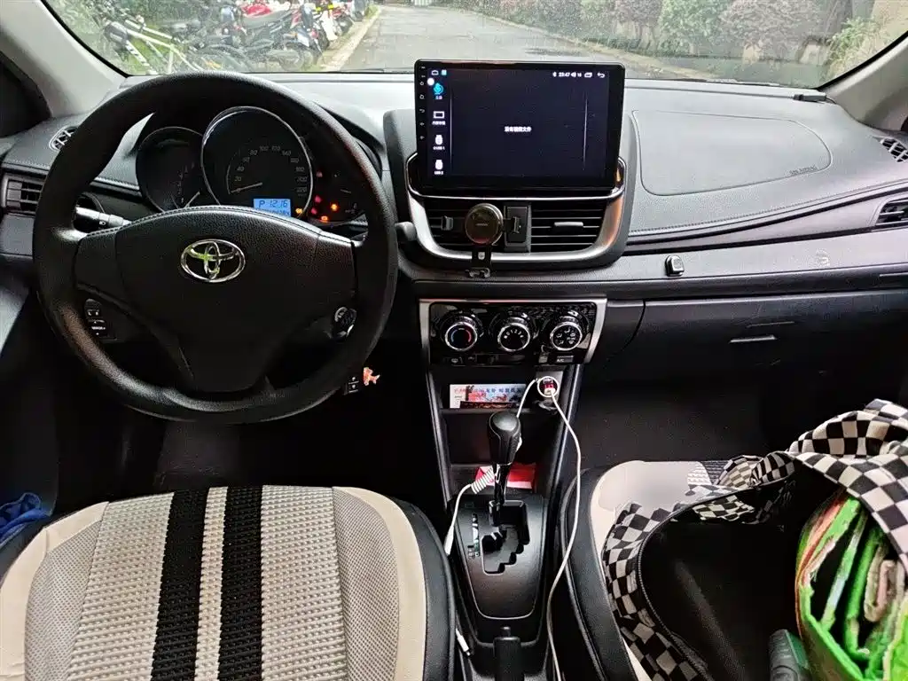 Toyota Yaris L 2021 — фото 5