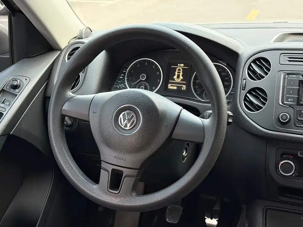 Volkswagen Tiguan 2014 — фото 12