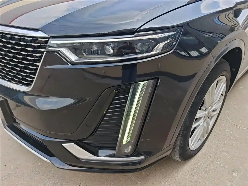 Cadillac XT6 2021 — фото 24