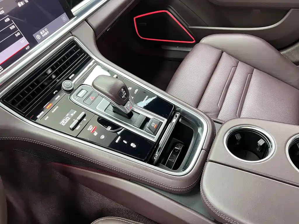 Porsche Panamera 2019 — фото 24