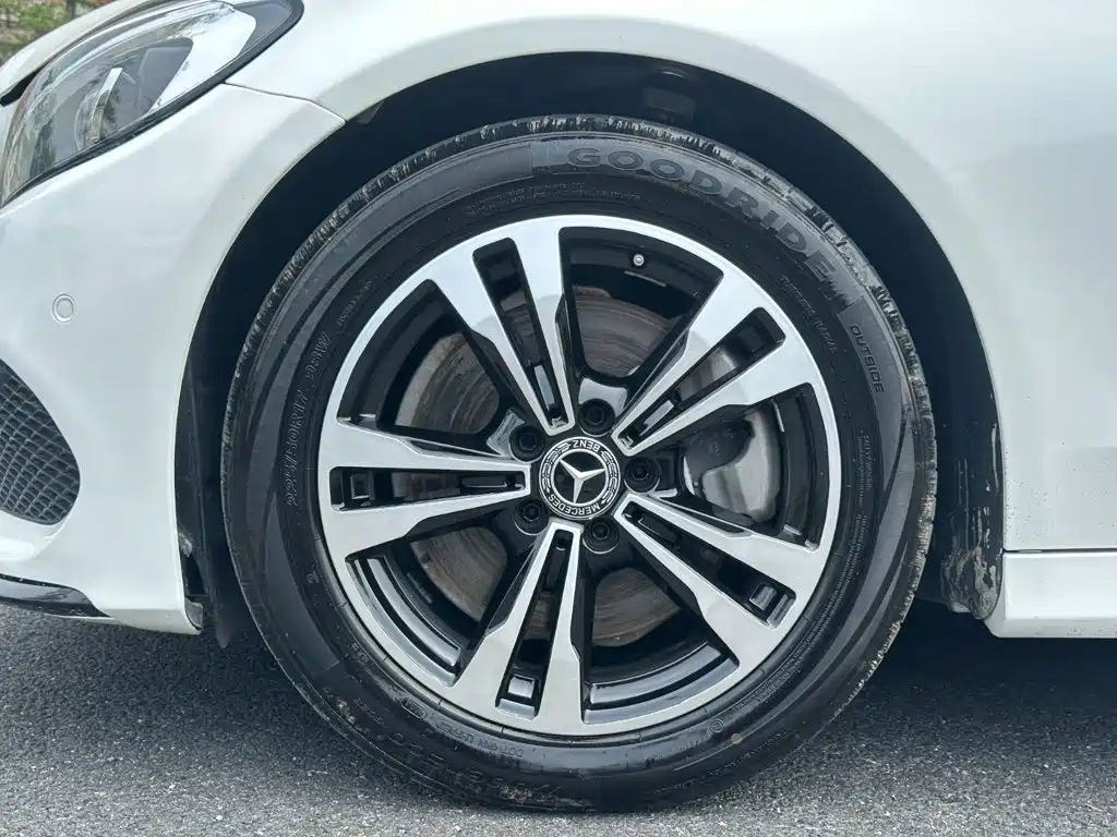 Mercedes-Benz C-Class 2018 — фото 17