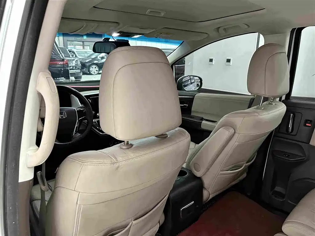 Honda Odyssey 2018 — фото 10