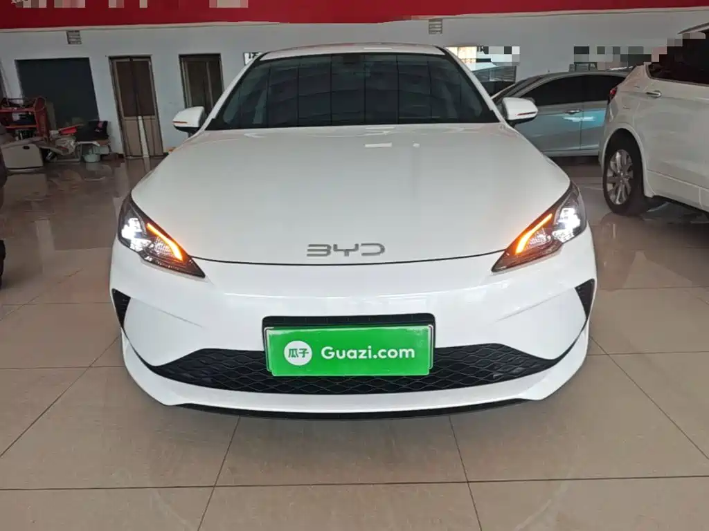 BYD Seal 05 DM-i 2025 — фото 3