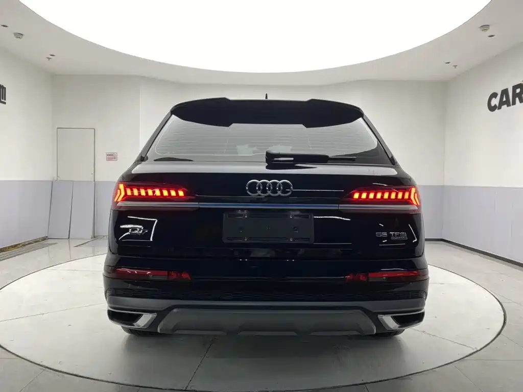 Audi Q7 2023 — фото 6