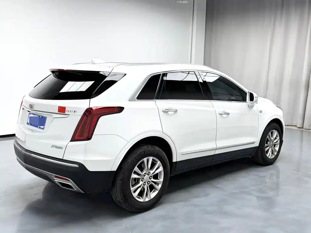 Cadillac XT5 2022 — фото 8