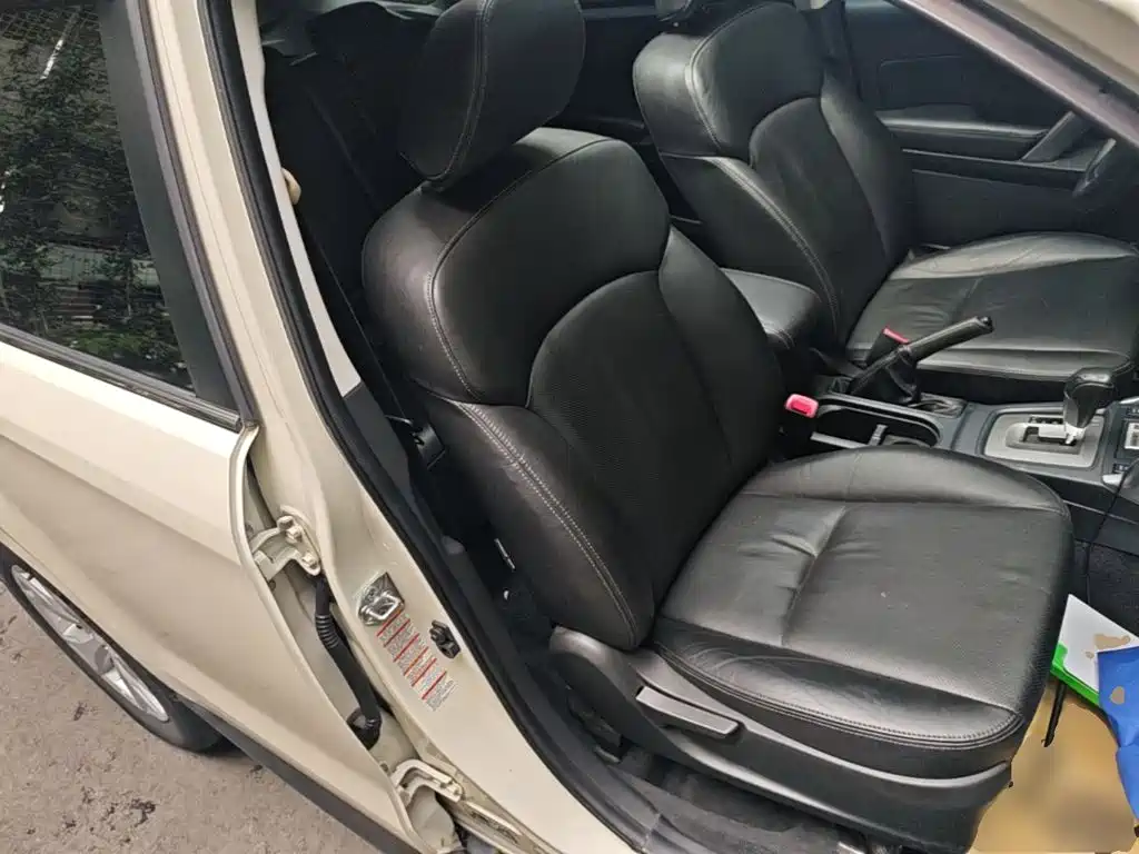 Subaru Forester 2015 — фото 25