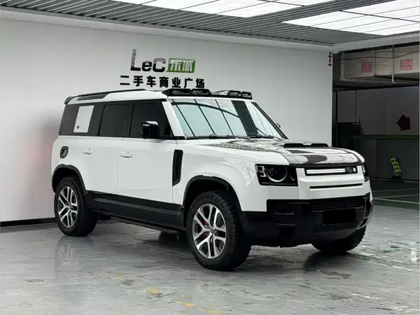 Land Rover Defender 2025