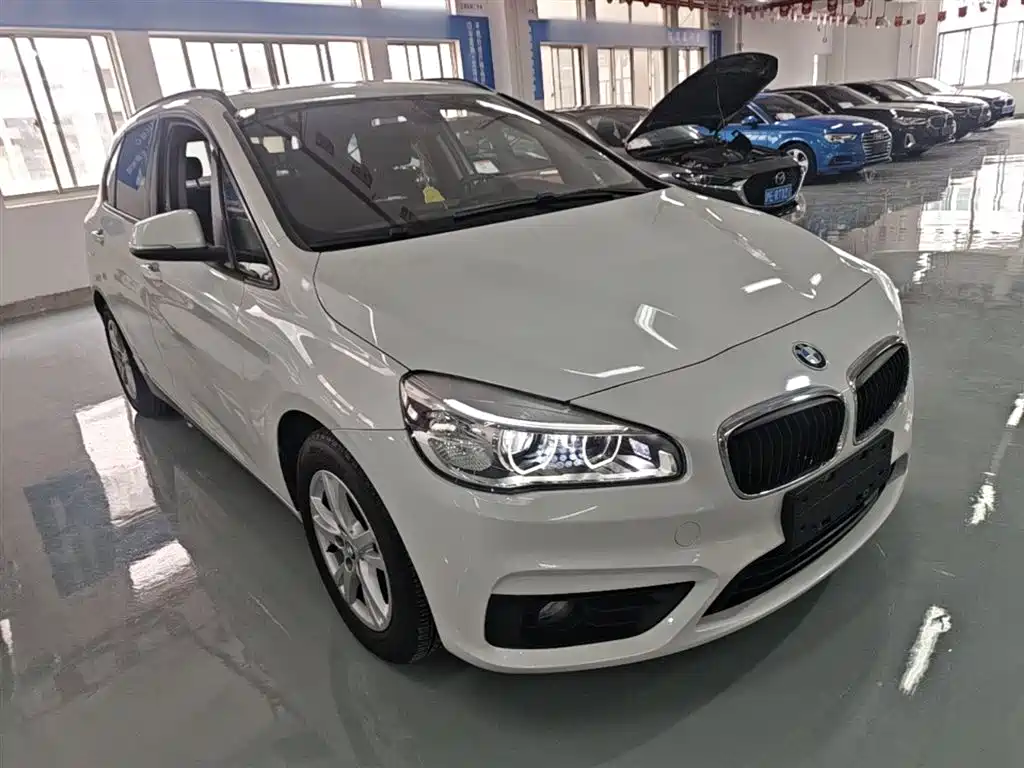 BMW 2 Series Active Tourer 2016 — фото 4