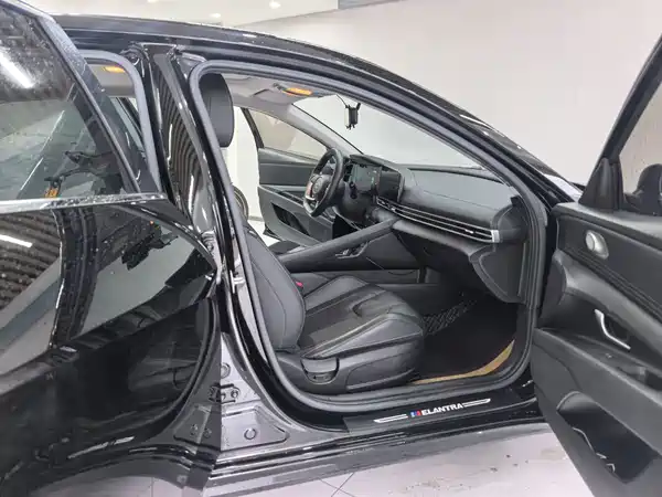Hyundai Elantra 2022