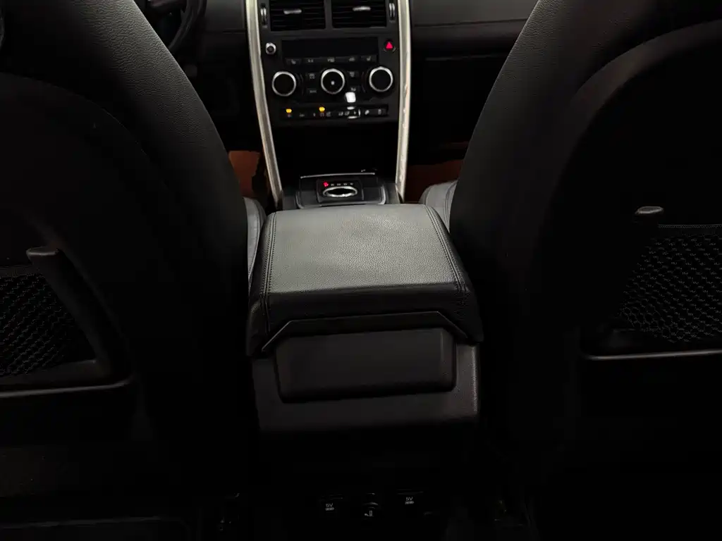 Land Rover Discovery Sport 2016 — фото 10