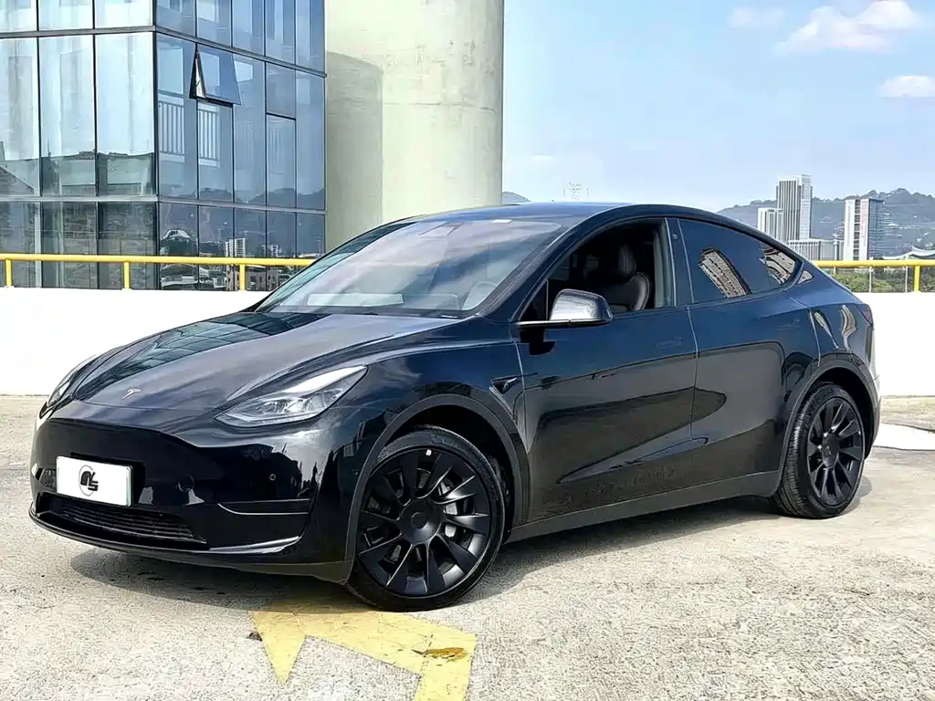 Tesla Model Y 2023 — фото 1