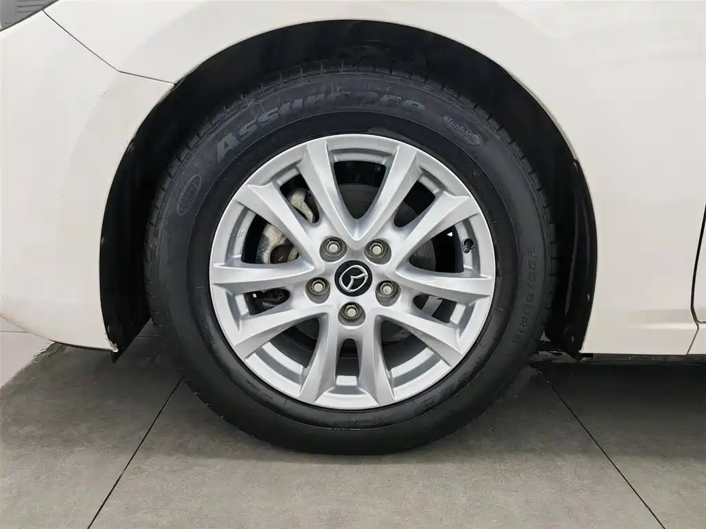 Mazda 3 Axela 2018 — фото 17