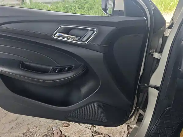 Roewe i5 2020