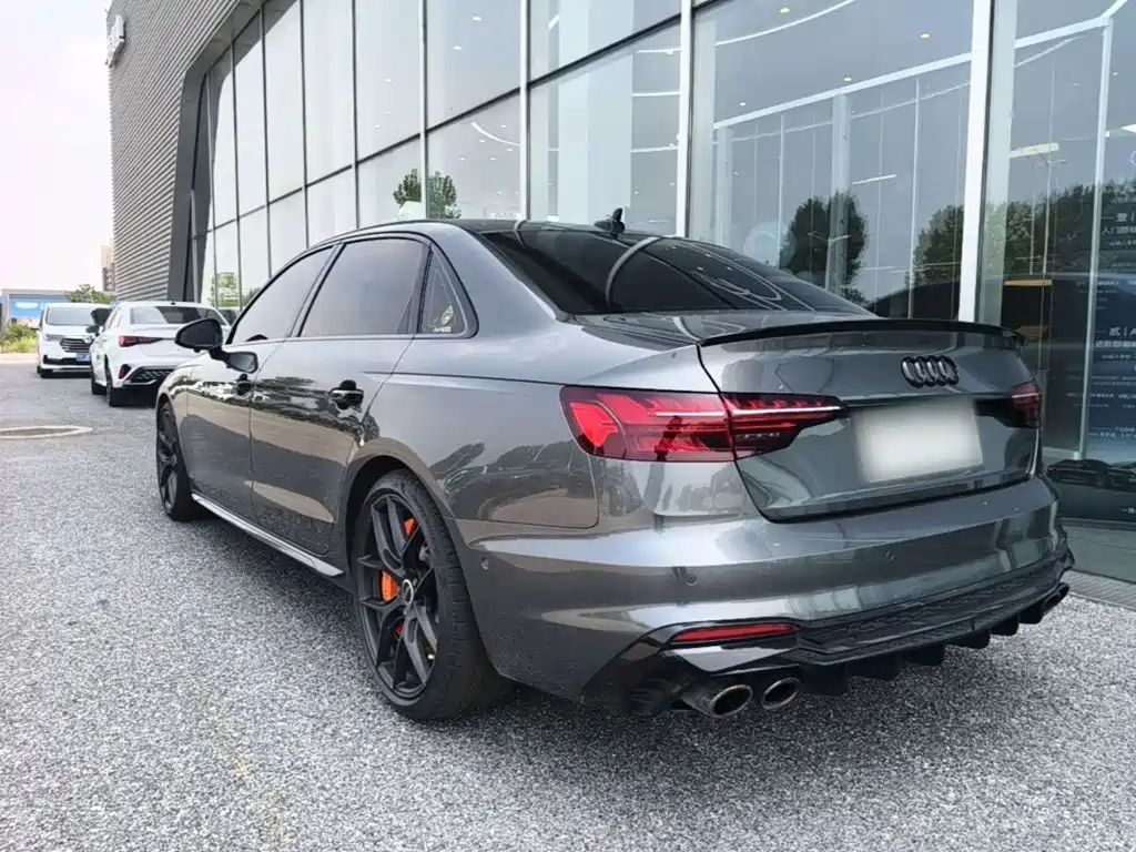 Audi A4L 2021