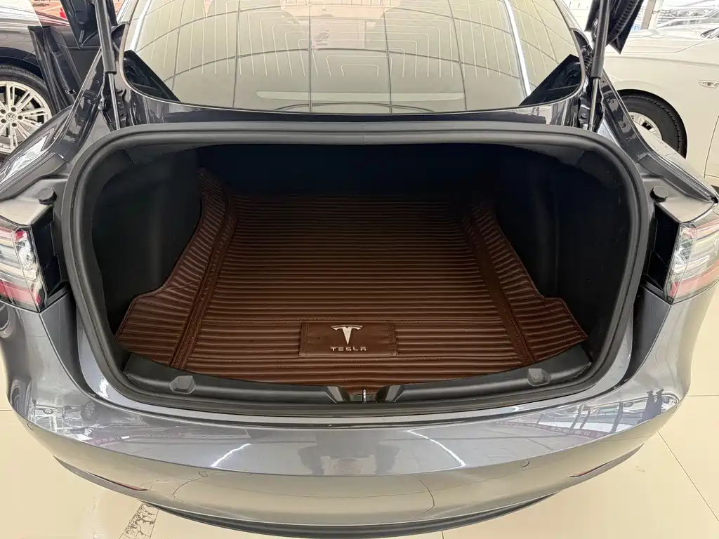 Tesla Model 3 2020 — фото 10