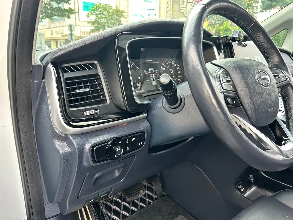 GAC Motor Trumpchi M8 2022 — фото 25